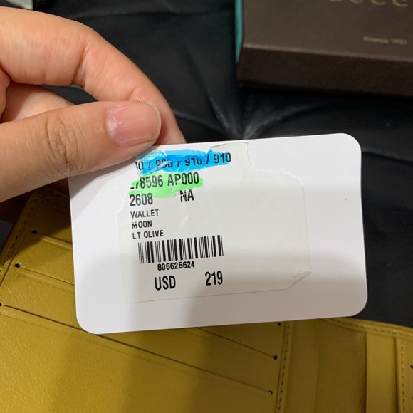 AUTHENTIC NEW GUCCI Men's Leather  Wallet - Picture 4 of 8